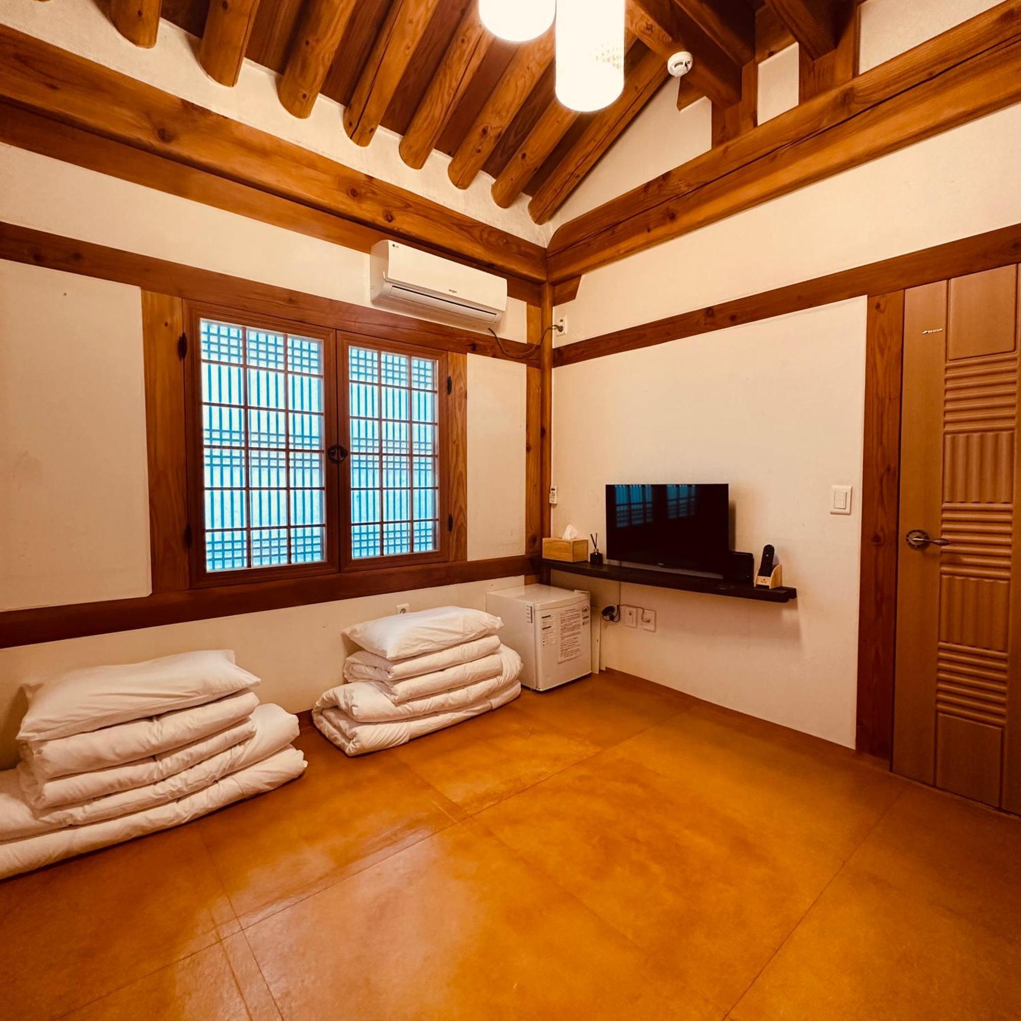 Jeonju Hanok Village Deoksugung Eksteriør bilde