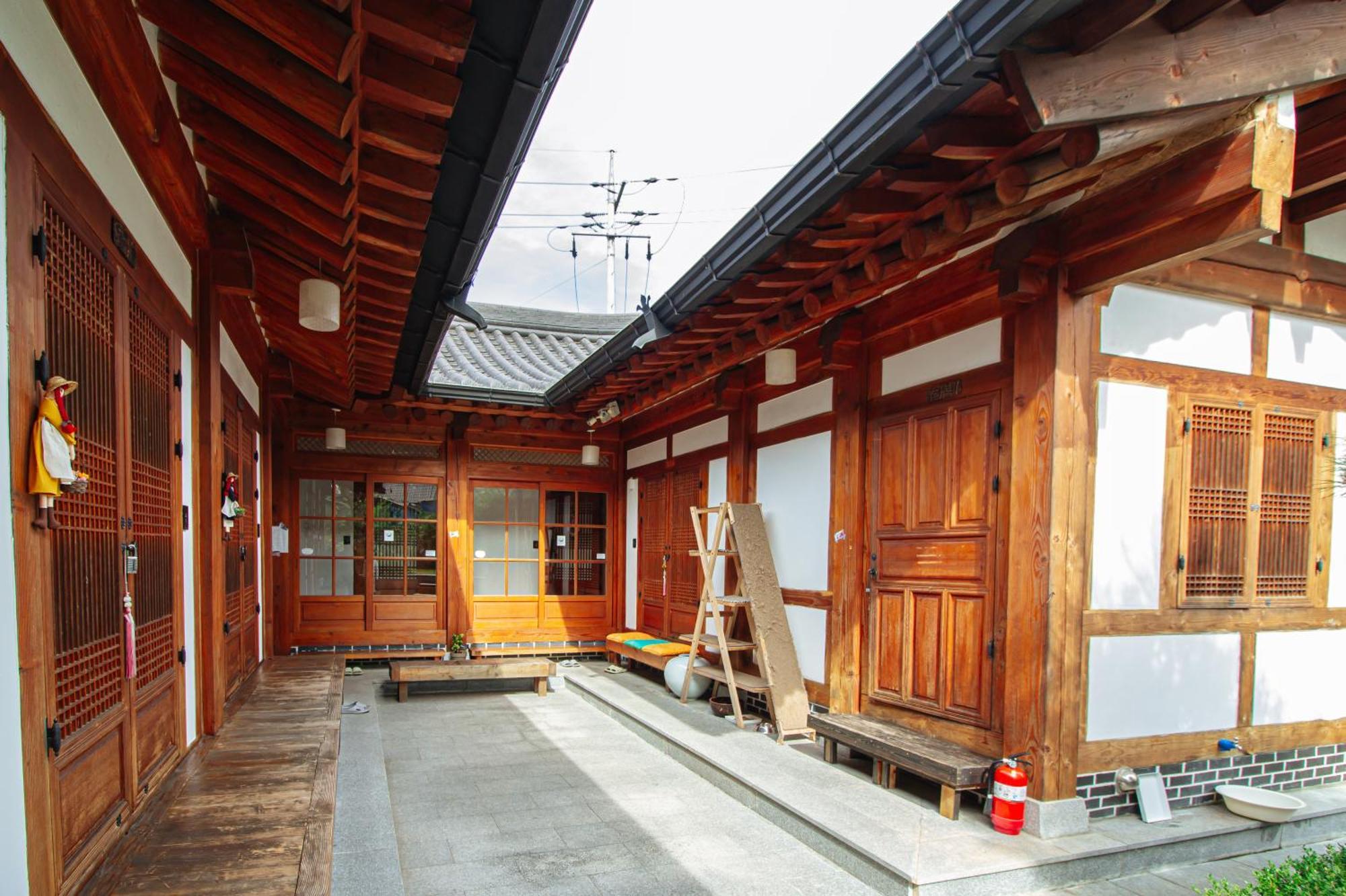 Jeonju Hanok Village Deoksugung Eksteriør bilde